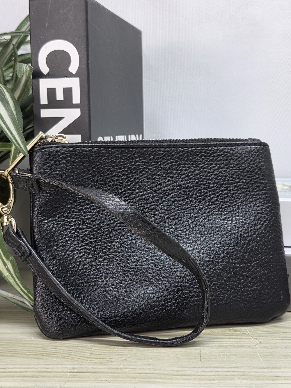 3/$15 🔴 Sale Steve Madden Black Textured Leather Wristlet Clutch